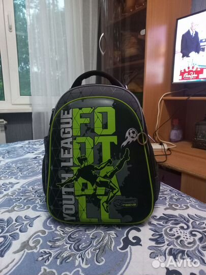 Продается рюкзак школьный