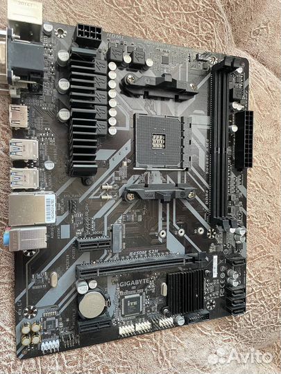 Материнская плата B450m s2h