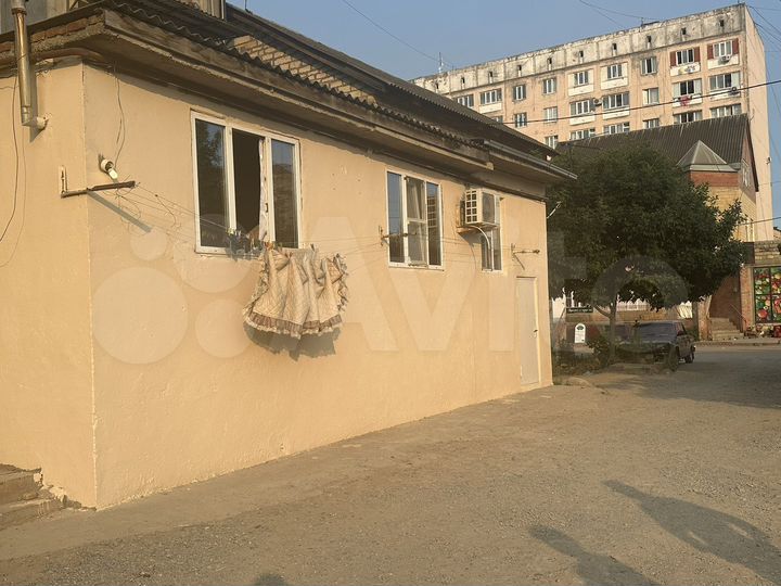 4-к. квартира, 100 м², 1/9 эт.