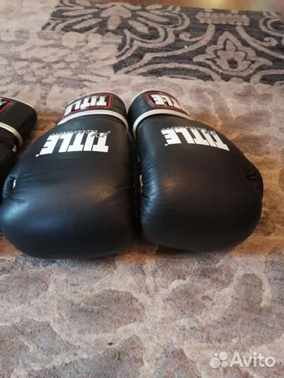 Боксерские перчатки title platinum 14oz