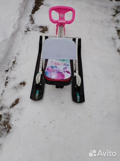 Детский снегокат со спинкой