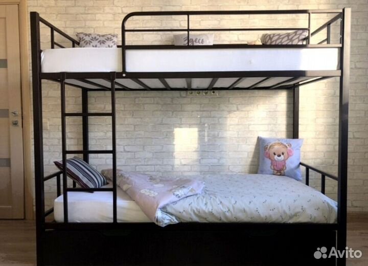 Кровать двухъярусная