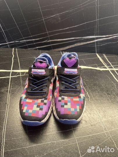 Кроссовки для девочки skechers
