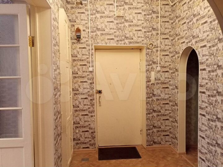 2-к. квартира, 60 м², 1/2 эт.