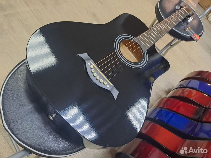 Гитара акустическая чёрная