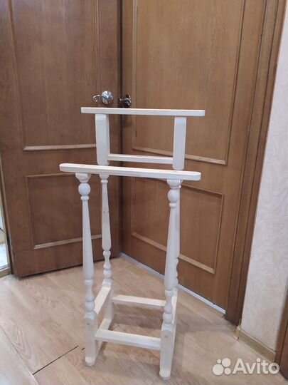 Вешалка плечики напольная деревянная