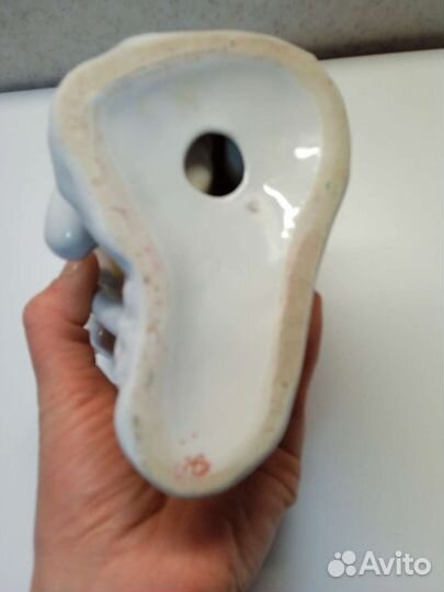 Фарфоровая статуэтка 