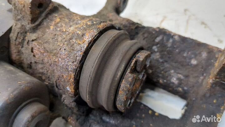 Суппорт правый задний Volvo XC60, 2016