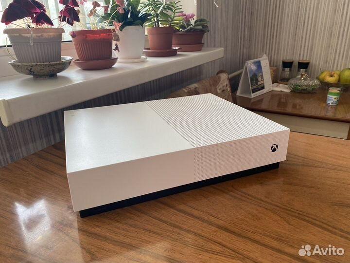 Игровая консоль (приставка) Xbox one S