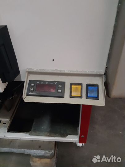 Холодильная витрина бу в хорошем состоянии