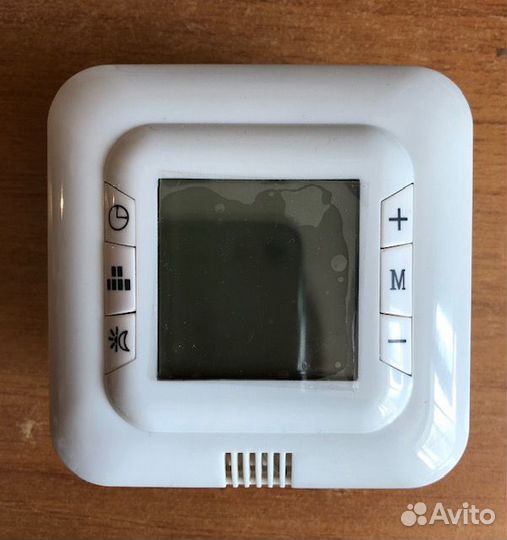 Пульты для фанкойлов и термостаты