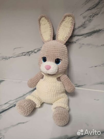 Зайка плюшевый