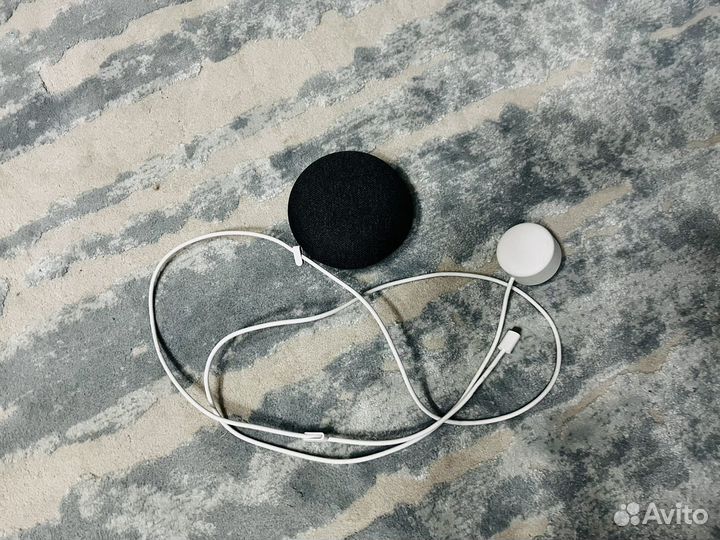 Умная колонка google home mini