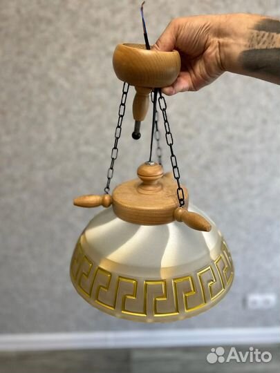 Продам люстру