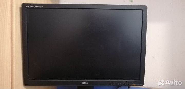 Монитор LG flatiron w1942s