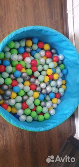 Бассейн с шариками