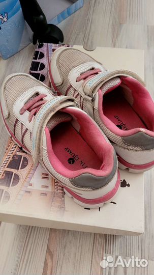 Кроссовки для девочки