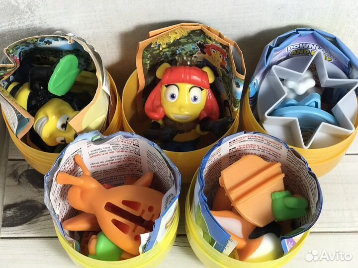 Игрушки из киндер макси