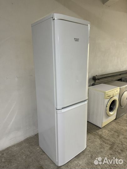 Холодильник Hotpoint Ariston