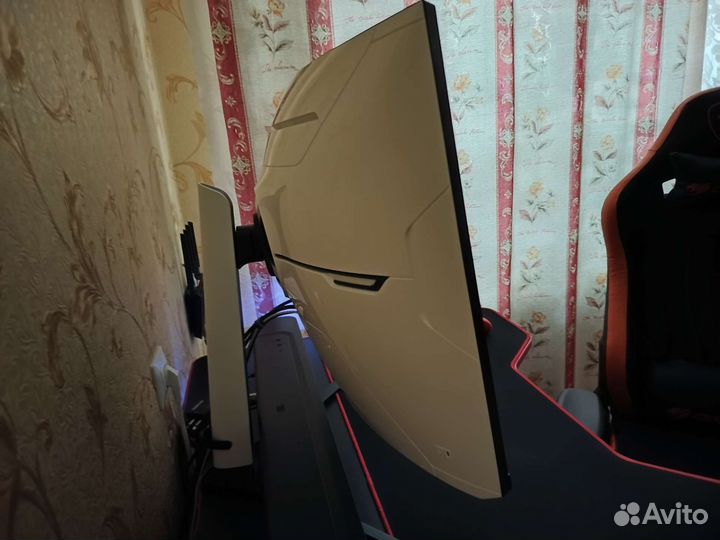 Монитор Samsung Odyssey Neo G8 S32BG850