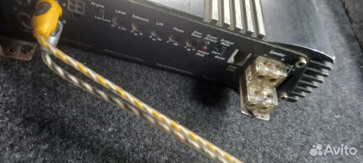 Продам саб с усилителем