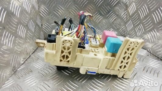 Блок предохранителей toyota corolla verso 2 (SBN03