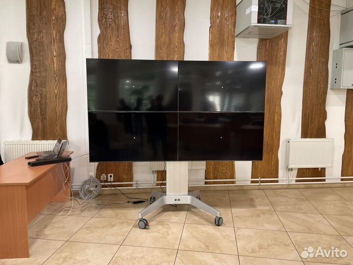 Кронштейн для 4 телевизоров