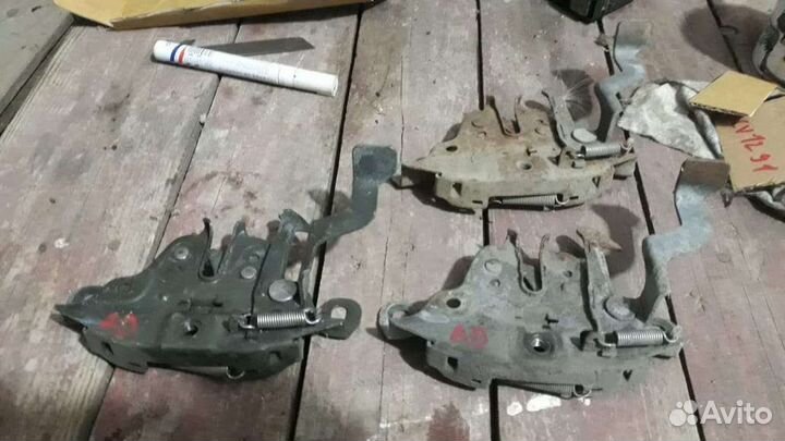 Замок капота Nissan AD Y11