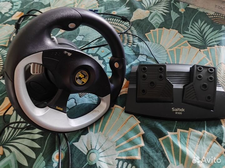 Игровой руль Saitek r100 с педалями
