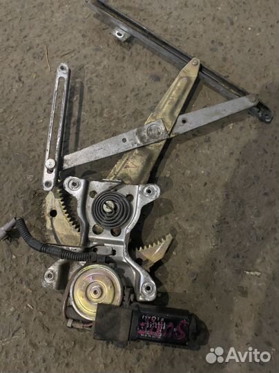 Стеклоподьемник Toyota Hilux Surf 130