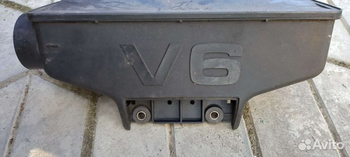 Резонатор воздушного фильтра Audi A6 C4 1994-1997