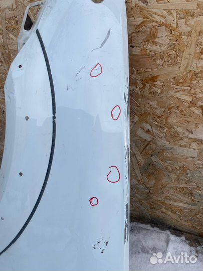 Крыло белое переднее левое Лада Ларгус FL Кросс