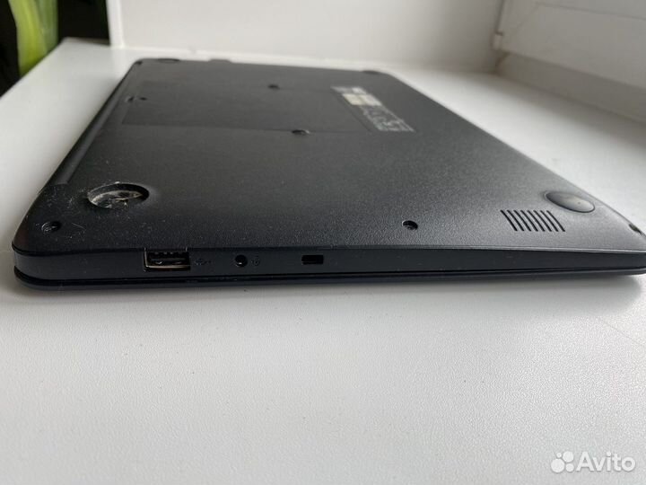 Ноутбук asus E402S