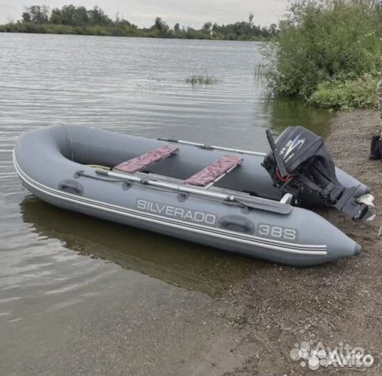 Лодка Silverado 38S
