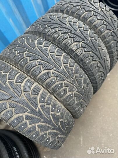 Hankook Winter I'Pike W409 215/65 R17 98T