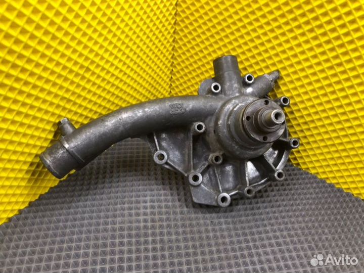 Помпа Mercedes-Benz 190E W201 M102.921 2.0I 1984