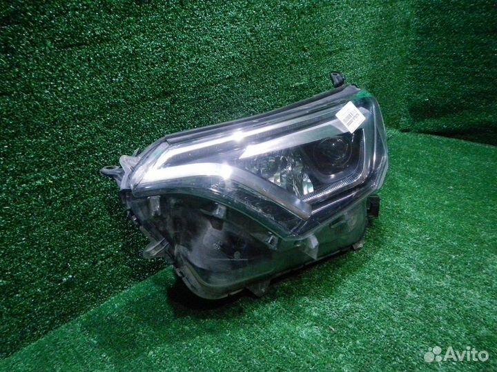 Фара левая Toyota RAV4