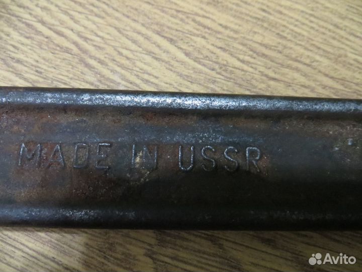 Подъемный блок и ключ гаечный (46 х 41), СССР