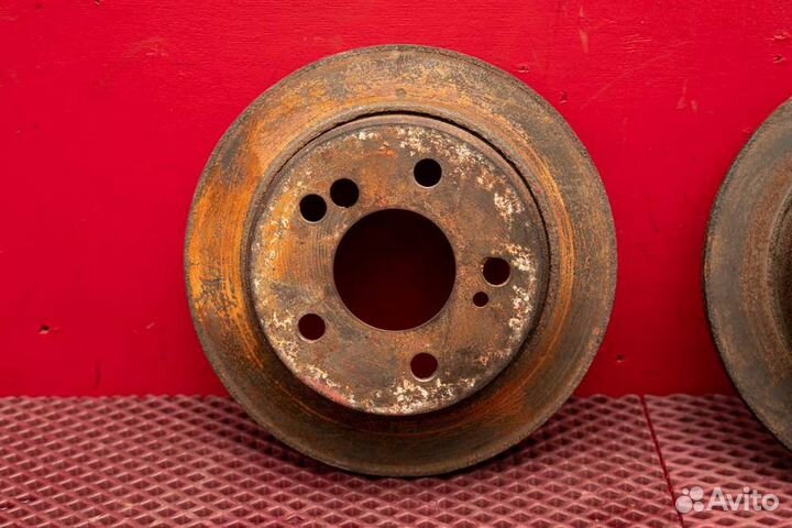 Диск тормозной задний Mercedes E200 W124 M102 1990