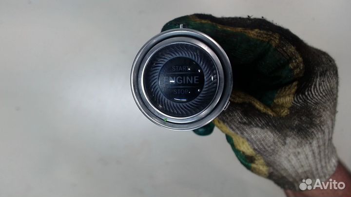 Кнопка запуска двигателя Mercedes C W205 2018, 202