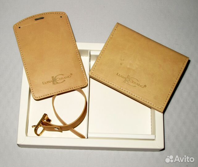 Визитница и бирка на чемодан