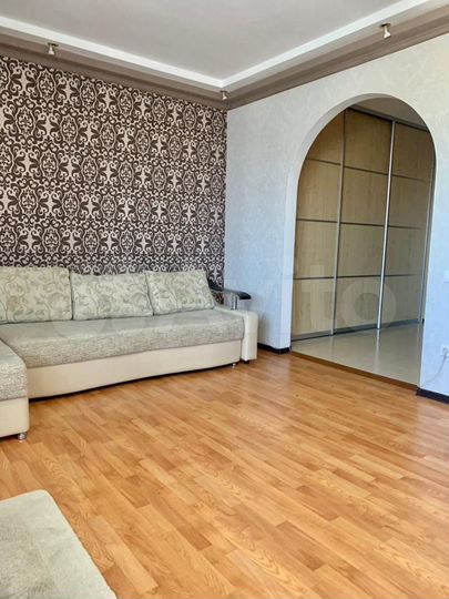 2-к. квартира, 70 м², 7/15 эт.