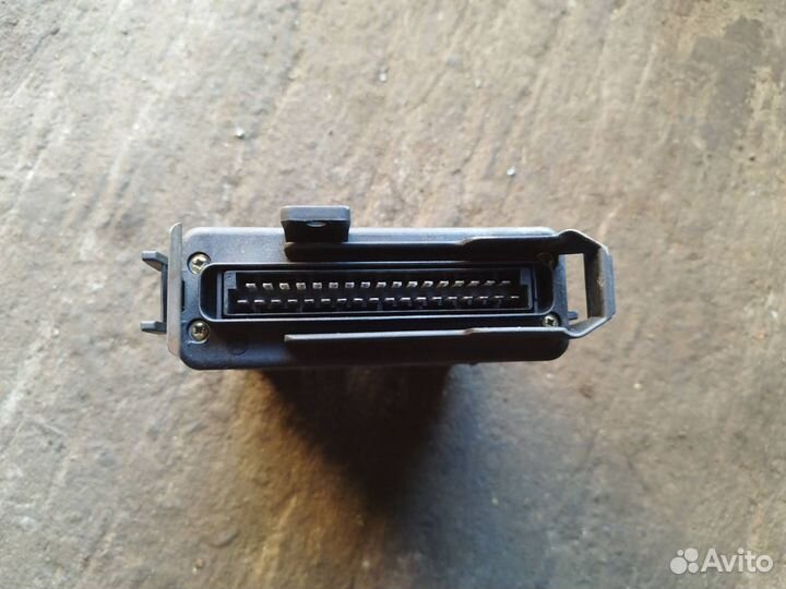 Блок управления двигателем Audi 100 С3 445 1986