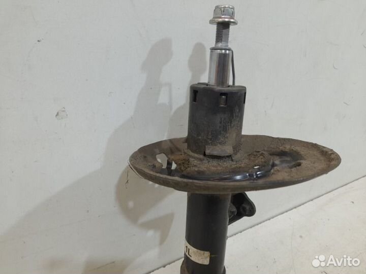 Амортизатор передний левый Toyota Camry V70 2018