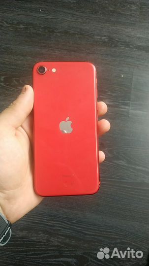 iPhone SE, 64 ГБ