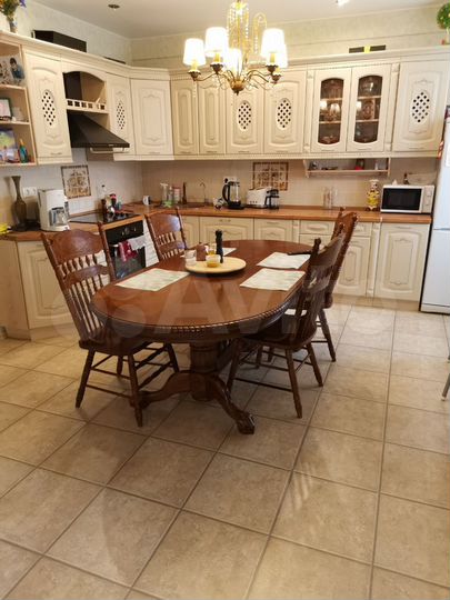 3-к. квартира, 81 м², 2/4 эт.