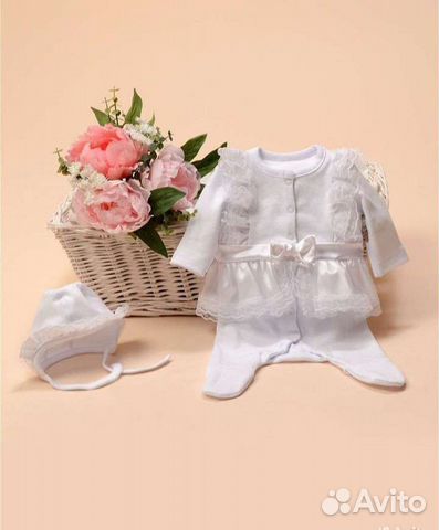 Комплект на выписку для девочки