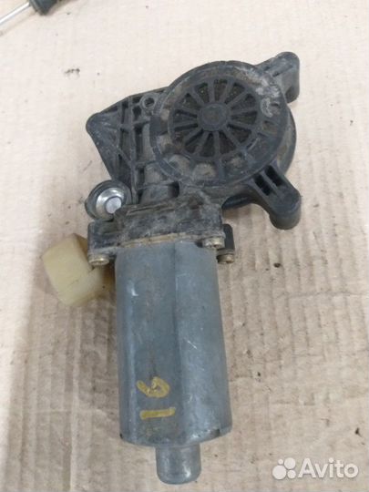 Моторчик стеклоподъемника Mercedes-Benz W202