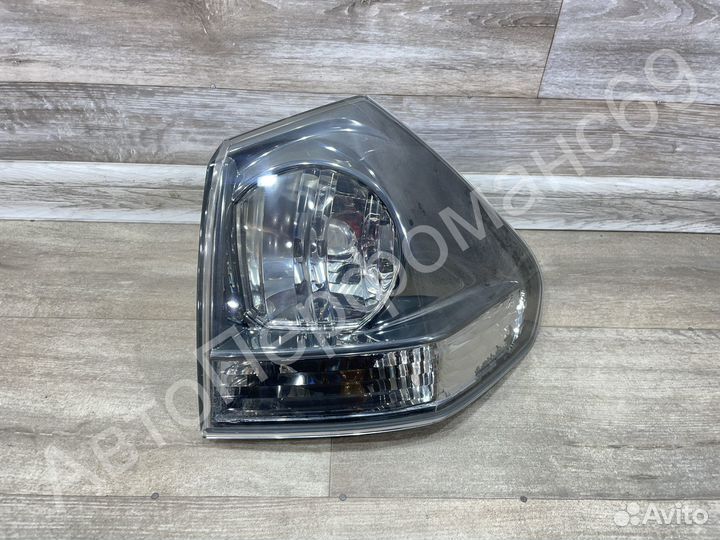 Фонарь правый Lexus RX300 RX330 RX350 (2003-2009)