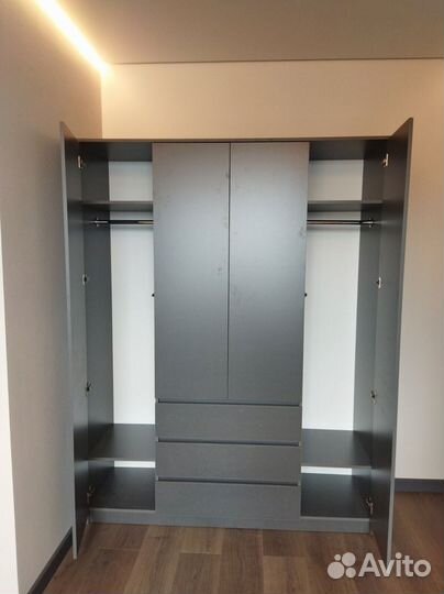 Шкаф распашной В наличии